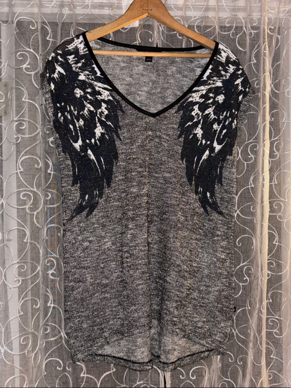 Rock & Republic Gray V-Neck Tunic with Black Wing Print